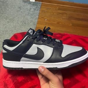 Georgetown Dunks Size 10 Good condition box also in good condition